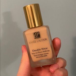 Estee Lauder Double Wear Foundation: 1W1 Bone-30mL